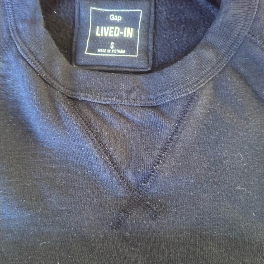 Gap Men's Lived-In Navy Blue Sweatshirt w/V Stitch